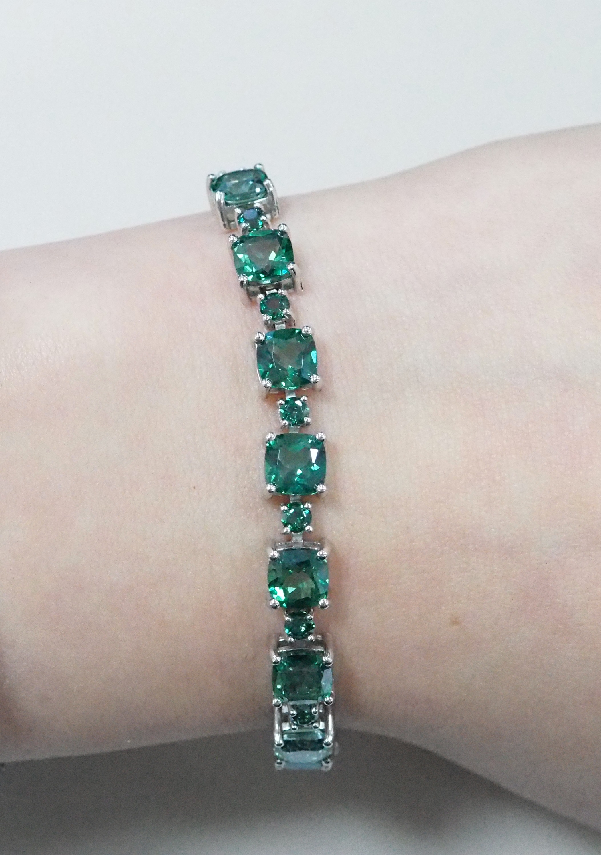 Серебряный браслет 925 пробы; вставки 19 Топаз 12,92ct;